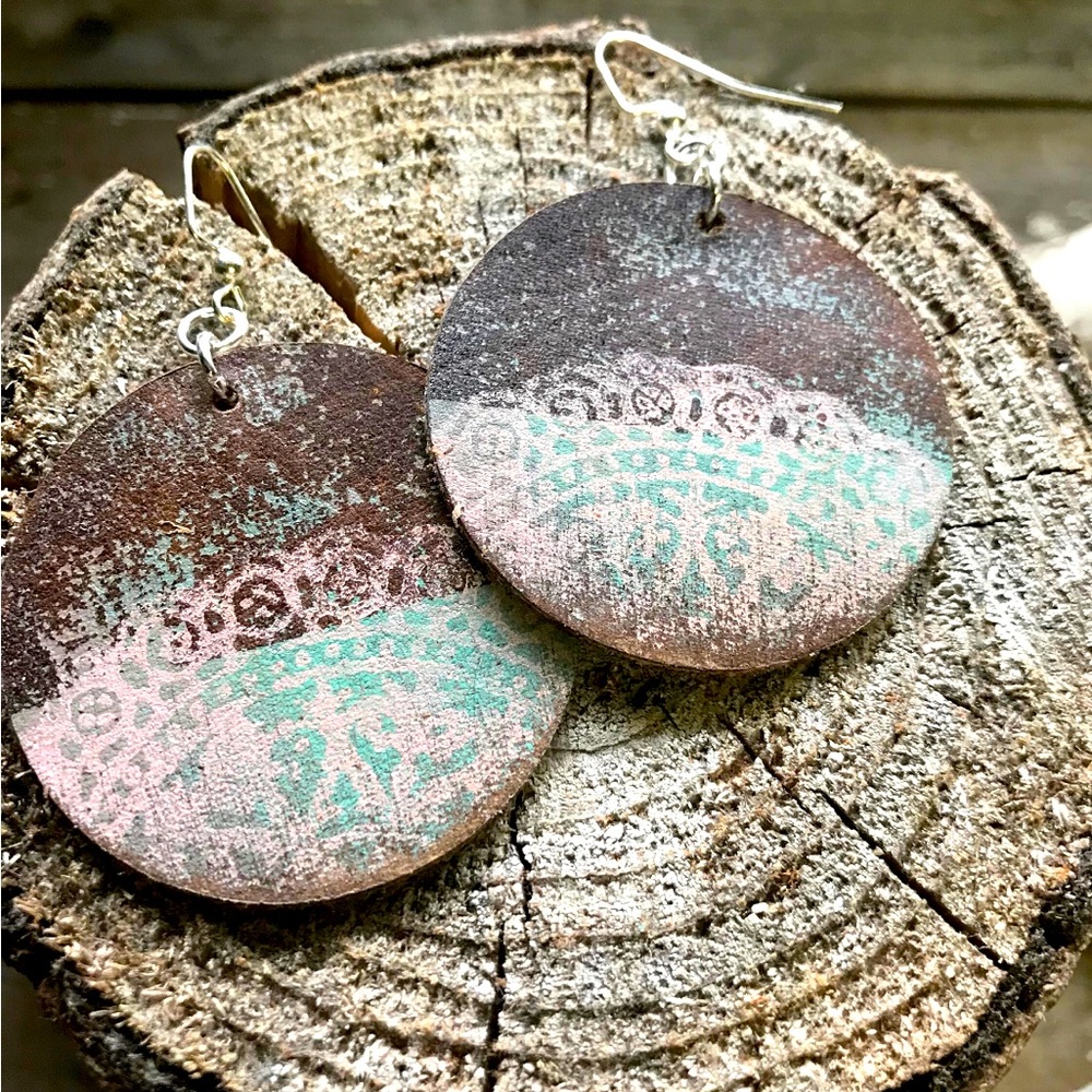 Leather Circle Boho Faded Lace Earrings NEW - Picture 2 of 4